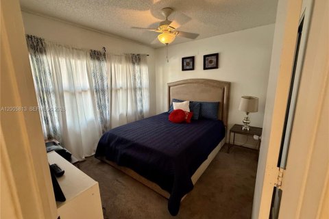 Copropriété à vendre à Pembroke Pines, Floride: 2 chambres, 112.13 m2 № 2077783 - photo 4