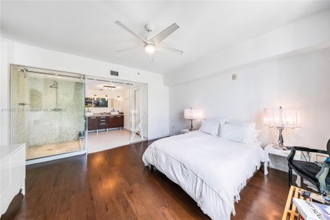 Condo in Miami, Florida, 2 bedrooms  № 1801152 - photo 11