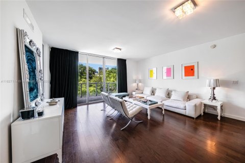 Condo in Miami, Florida, 2 bedrooms  № 1801152 - photo 3