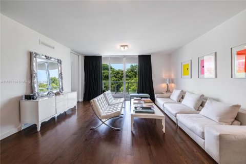 Condo in Miami, Florida, 2 bedrooms  № 1801152 - photo 4