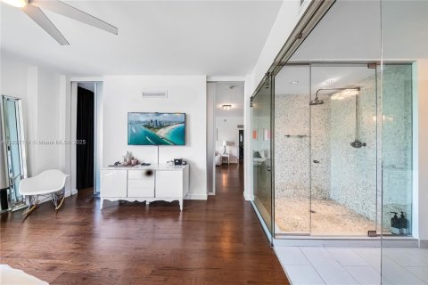 Condo in Miami, Florida, 2 bedrooms  № 1801152 - photo 10