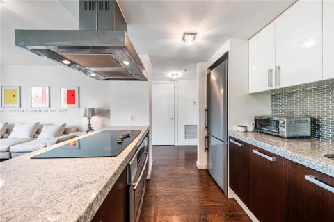 Condo in Miami, Florida, 2 bedrooms  № 1801152 - photo 7