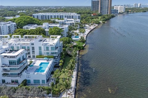 Condo in Miami, Florida, 2 bedrooms  № 1801152 - photo 26