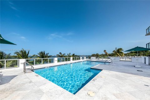 Condo in Miami, Florida, 2 bedrooms  № 1801152 - photo 21
