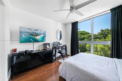 Condo in Miami, Florida, 2 bedrooms  № 1801152 - photo 15