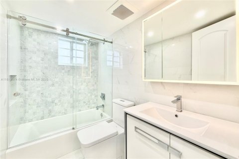 Appartement à louer à Miami Beach, Floride: 2 chambres, 100.15 m2 № 1779421 - photo 9