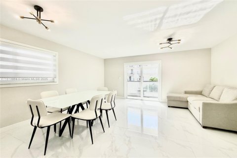Appartement à louer à Miami Beach, Floride: 2 chambres, 100.15 m2 № 1779421 - photo 3