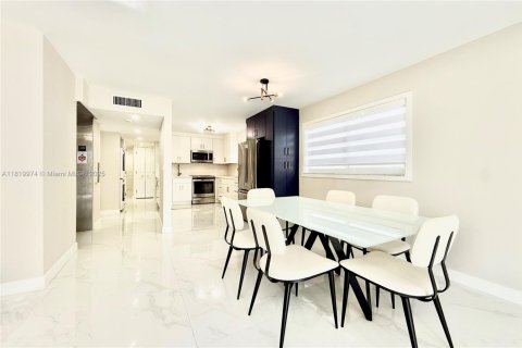 Appartement à louer à Miami Beach, Floride: 2 chambres, 100.15 m2 № 1779421 - photo 4