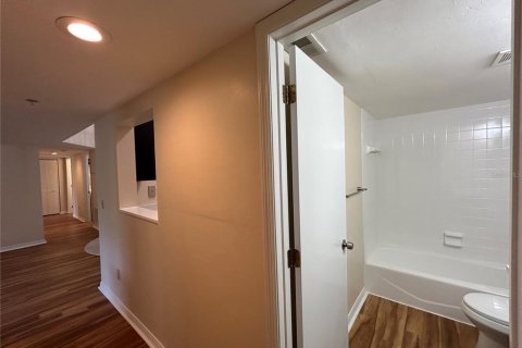 Condominio en alquiler en Gainesville, Florida, 3 dormitorios, 101.54 m2 № 1910496 - foto 13