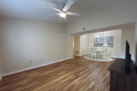 Condominio en alquiler en Gainesville, Florida, 3 dormitorios, 101.54 m2 № 1910496 - foto 3