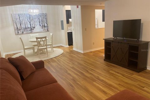 Condominio en alquiler en Gainesville, Florida, 3 dormitorios, 101.54 m2 № 1910496 - foto 1