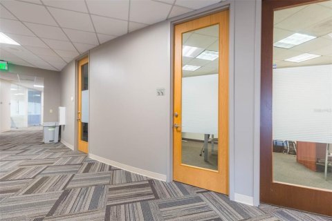 Propiedad comercial en alquiler en Tampa, Florida, 69148.55 m2 № 1721555 - foto 21