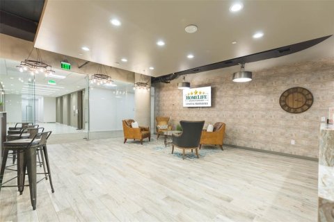 Propiedad comercial en alquiler en Tampa, Florida, 69148.55 m2 № 1721555 - foto 4