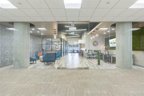 Propiedad comercial en alquiler en Tampa, Florida, 69148.55 m2 № 1721555 - foto 10