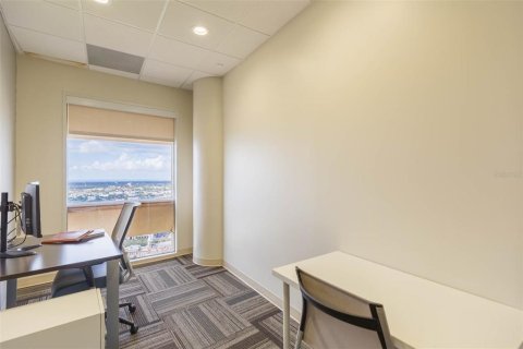 Propiedad comercial en alquiler en Tampa, Florida, 69148.55 m2 № 1721555 - foto 20