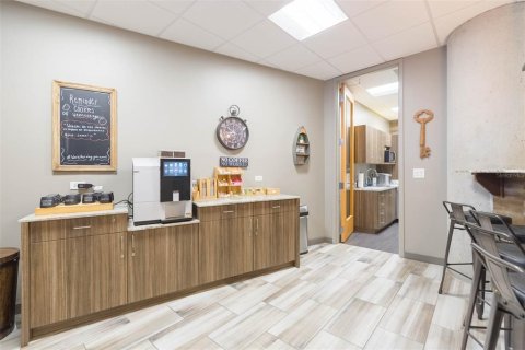 Propiedad comercial en alquiler en Tampa, Florida, 69148.55 m2 № 1721555 - foto 18