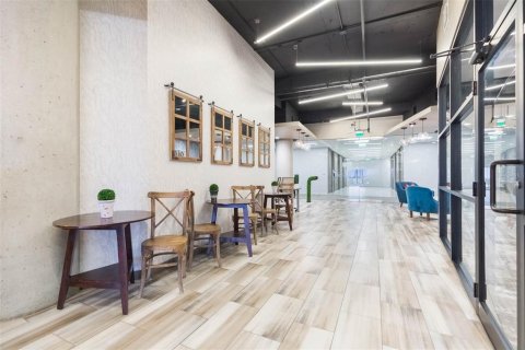 Propiedad comercial en alquiler en Tampa, Florida, 69148.55 m2 № 1721555 - foto 15