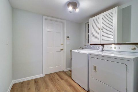 House in Clearwater, Florida 4 bedrooms, 312.34 sq.m. № 1751068 - photo 28