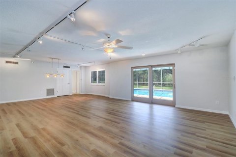 House in Clearwater, Florida 4 bedrooms, 312.34 sq.m. № 1751068 - photo 23