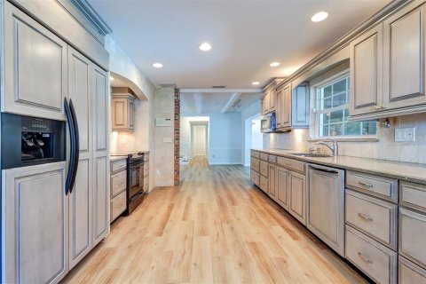House in Clearwater, Florida 4 bedrooms, 312.34 sq.m. № 1751068 - photo 19