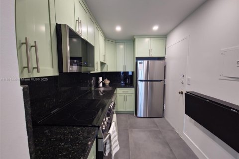 Condominio en alquiler en Miami Beach, Florida, 50.72 m2 № 1937603 - foto 6