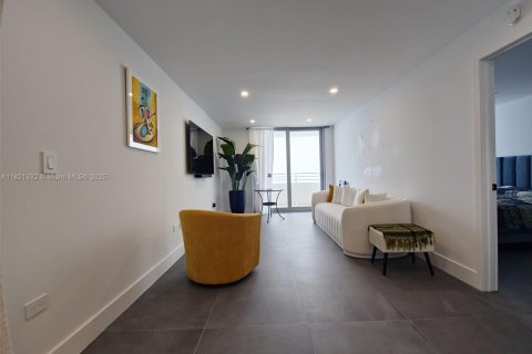 Condo in Miami Beach, Florida  № 1937603 - photo 3