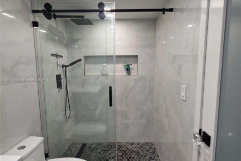 Condominio en alquiler en Miami Beach, Florida, 50.72 m2 № 1937603 - foto 13