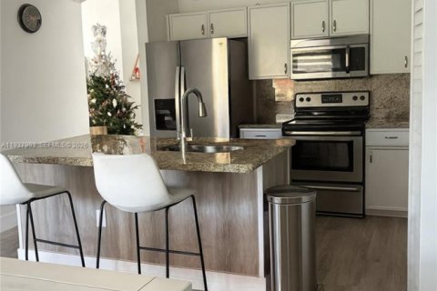 Купить таунхаус в Майами, Флорида 3 спальни, 122.17м2, № 1995654 - фото 2