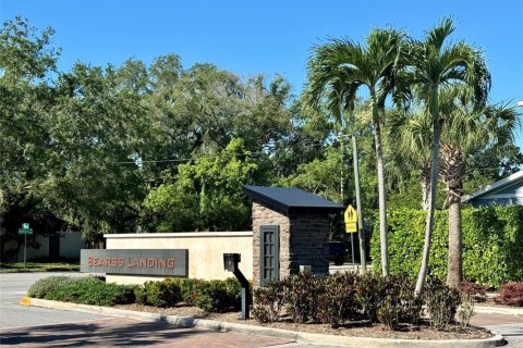 Townhouse in Tampa, Florida 3 bedrooms, 195.65 sq.m. № 1226645 - photo 1