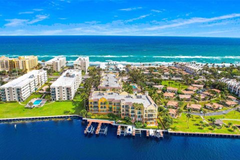 Condominio en Hillsboro Beach, Florida, 2 dormitorios  № 2183666