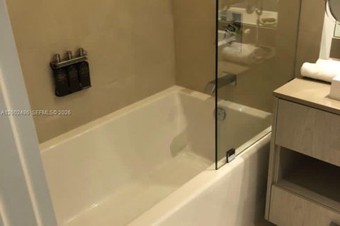 Condominio en venta en Hollywood, Florida, 2 dormitorios № 2170350 - foto 11