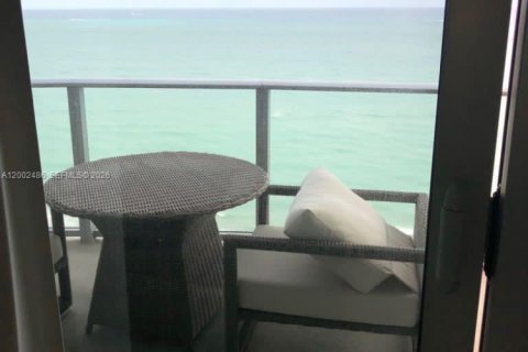 Condominio en venta en Hollywood, Florida, 2 dormitorios № 2170350 - foto 18
