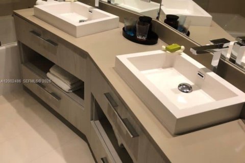Condominio en venta en Hollywood, Florida, 2 dormitorios № 2170350 - foto 13