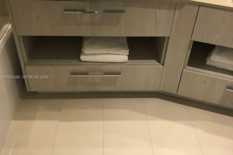 Condominio en venta en Hollywood, Florida, 2 dormitorios № 2170350 - foto 17