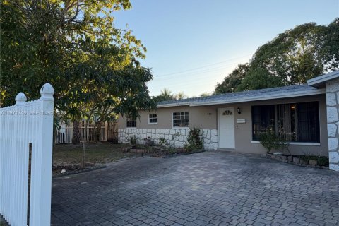 Casa en Deerfield Beach, Florida 4 dormitorios, 141.3 m2 № 2032401