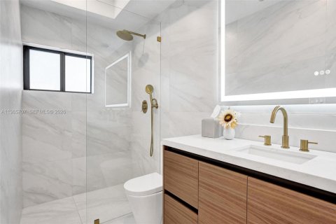 Villa ou maison à vendre à North Miami Beach, Floride: 5 chambres, 210.89 m2 № 2064628 - photo 25