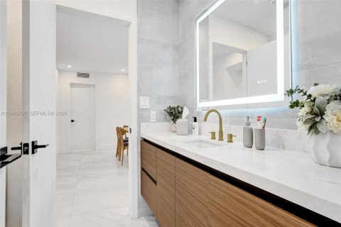 Villa ou maison à vendre à North Miami Beach, Floride: 5 chambres, 210.89 m2 № 2064628 - photo 30