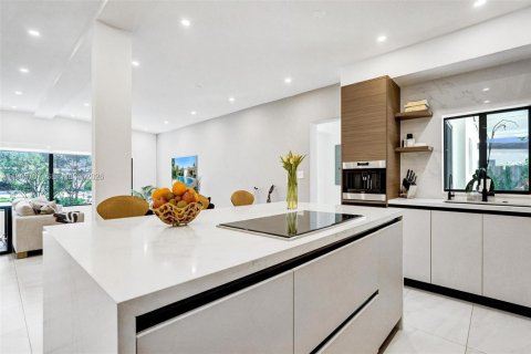 Villa ou maison à vendre à North Miami Beach, Floride: 5 chambres, 210.89 m2 № 2064628 - photo 16