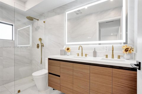 Villa ou maison à vendre à North Miami Beach, Floride: 5 chambres, 210.89 m2 № 2064628 - photo 24