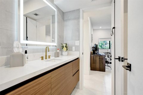 Villa ou maison à vendre à North Miami Beach, Floride: 5 chambres, 210.89 m2 № 2064628 - photo 22