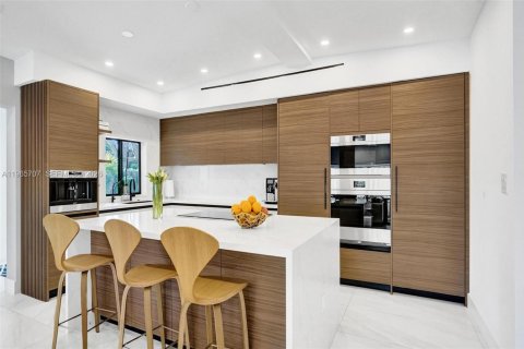 Villa ou maison à vendre à North Miami Beach, Floride: 5 chambres, 210.89 m2 № 2064628 - photo 11