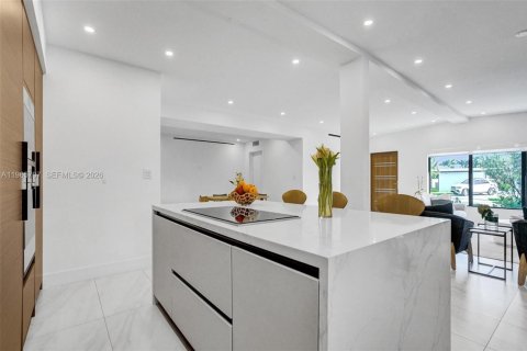 Villa ou maison à vendre à North Miami Beach, Floride: 5 chambres, 210.89 m2 № 2064628 - photo 15