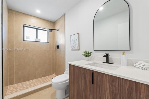 House in Hollywood, Florida 4 bedrooms, 157.66 sq.m. № 2038544 - photo 30