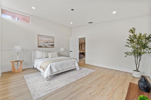 House in Hollywood, Florida 4 bedrooms, 157.66 sq.m. № 2038544 - photo 24