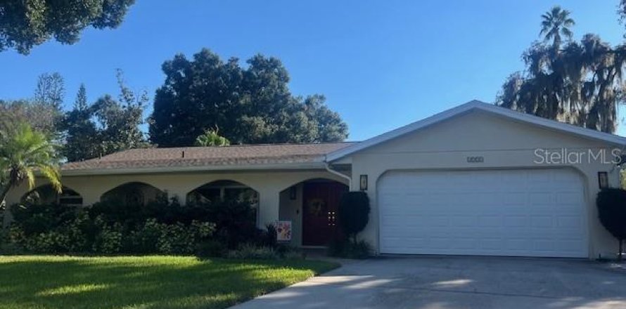 House in Valrico, Florida 4 bedrooms, 193.05 sq.m. № 2432703