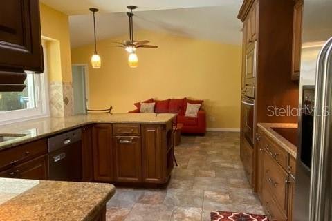 House in Valrico, Florida 4 bedrooms, 193.05 sq.m. № 2432703 - photo 8