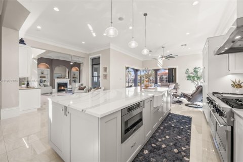 Villa ou maison à vendre à Cape Coral, Floride: 5 chambres, 329.43 m2 № 1975252 - photo 11