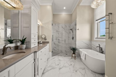 Villa ou maison à vendre à Cape Coral, Floride: 5 chambres, 329.43 m2 № 1975252 - photo 19