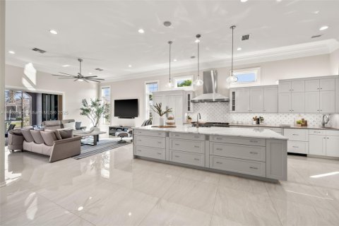 Villa ou maison à vendre à Cape Coral, Floride: 5 chambres, 329.43 m2 № 1975252 - photo 8