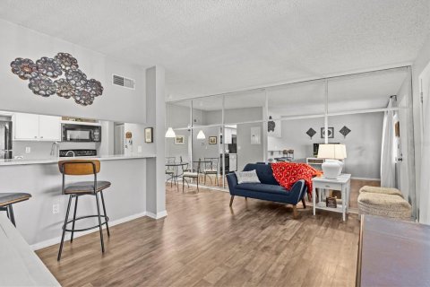 Condo in Clearwater, Florida, 1 bedroom  № 1803548 - photo 12